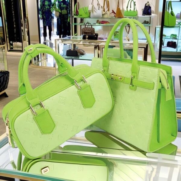 Green Saddle Bag: The Ultimate Fashion Accessory for Style and Functionality